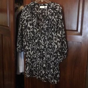 Chico’s Sheer blank & white  print 3/4 sleeve